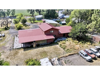 530 E Riverside Dr, Burns, OR 97720 - photo 4