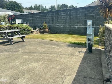 243 N Coast Hwy, Newport, OR 97365 - photo 3