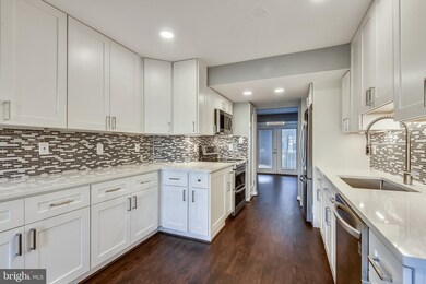 9944 Longford Ct, Vienna, VA 22181 - photo 4