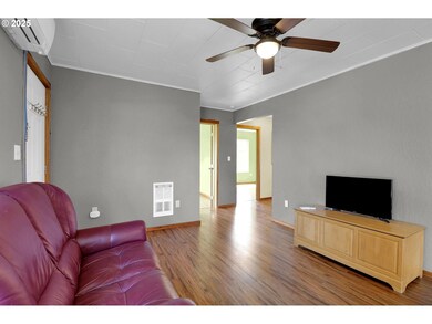 260 Chapman Ln, Springfield, OR 97478 - photo 7