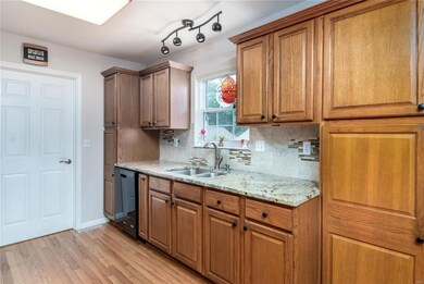 Hardwood Floors/Tile Backsplash