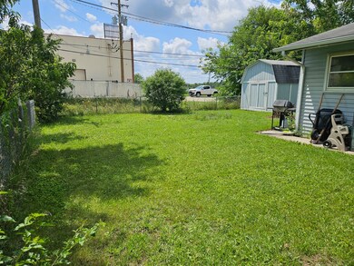 922 Berkley St, Carpentersville, IL 60110 - photo 3