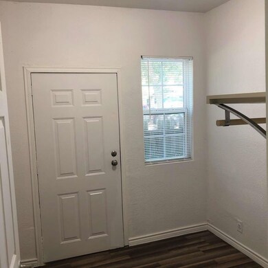 507 S Scullin Ave, Denison, TX 75020 - photo 2