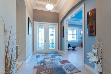 WIDE OPEN FOYER