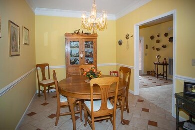 Dining room.