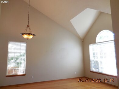 15377 SE Thornbridge Dr, Clackamas, OR 97015 - photo 5