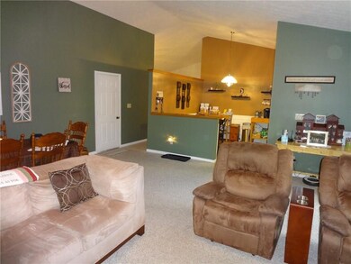 819 E Fleetwood Dr, Greensburg, IN 47240 - photo 3