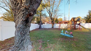 68 Nimitz Rd, Woonsocket, RI 02895 - photo 6