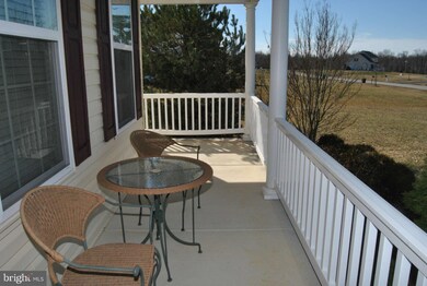 7310 Stoneleigh Ct, Hughesville, MD 20637 - photo 2