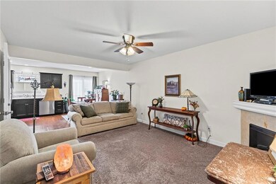 221 N Pointe Ln, Raymore, MO 64083 - photo 7