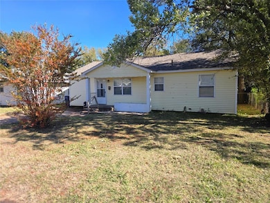 1307 Laverne Ave, Shawnee, OK 74801 - photo 3