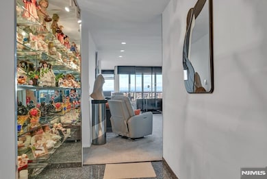 Horizon House unit 2909, Fort Lee, NJ 07024 - photo 5