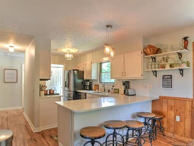 20 Highcrest Dr, Leicester, NC 28748 - photo 5