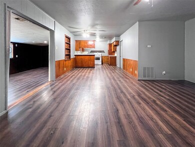 13934 Woodforest Blvd, Houston, TX 77015 - photo 5