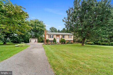 608 Sherry Dr, Sykesville, MD 21784 - photo 2