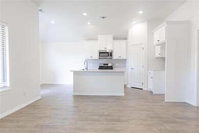 3301 Scissortail Way, Yukon, OK 73099 - photo 5