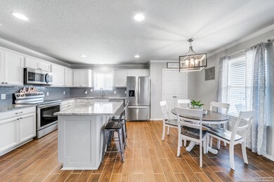 10135 Reyes Heights, San Antonio, TX 78254 - photo 7