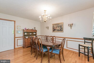 877 Cider Dr, Bunker Hill, WV 25413 - photo 5