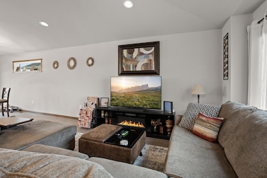 6628 14th St S, Fargo, ND 58104 - photo 5