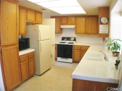 1297 Reyes Hernandez jr Ln, Colton, CA 92324 - photo 7