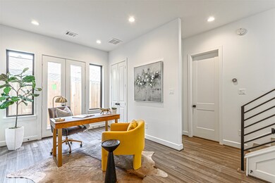 1801 Dunlavy St, Houston, TX 77006 - photo 3