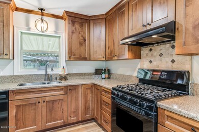 329 River Rd-11