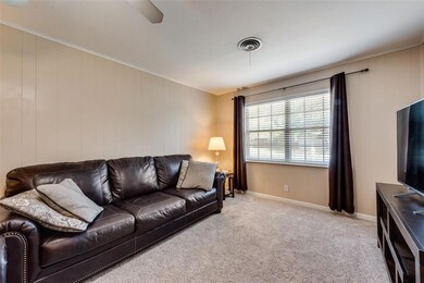 729 Timberhill Dr, Hurst, TX 76053 - photo 4