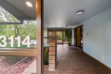 3114 Creekview Dr unit 3, Middleton, WI 53562 - photo 3