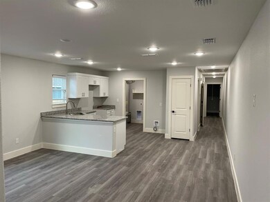 604 E 3rd St unit A & B, Bonham, TX 75418 - photo 4