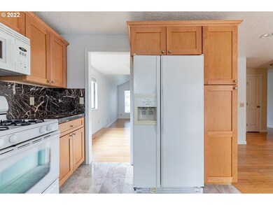 9690 SW Hialeah Dr, Beaverton, OR 97008 - photo 6