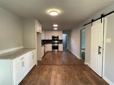 832 Central Dr, Bedford, TX 76022 - photo 3