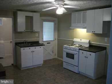 120 S Main St, Spring City, PA 19475 - photo 5