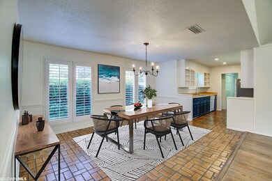 Virtually staged dining