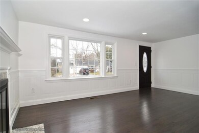 54 Temple Dr, Riverside, RI 02915 - photo 7