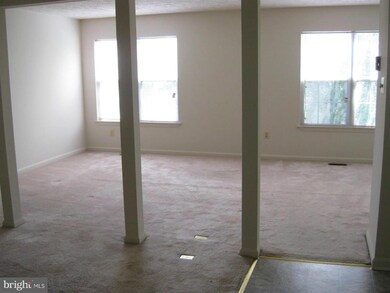 11239 Cristins Cir, Hagerstown, MD 21742 - photo 4