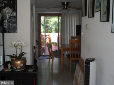 19634 Twinflower Cir, Germantown, MD 20876 - photo 2