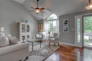 1709 Longhorn Ln, Raymore, MO 64083 - photo 2