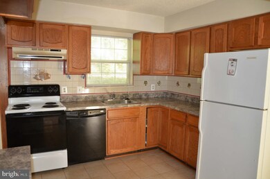 16212 Cypress Ct, Dumfries, VA 22025 - photo 4