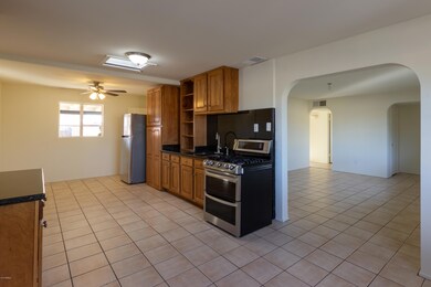 Kitchen (1)-FULL