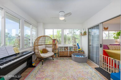 Enclosed Searing Area/Porch