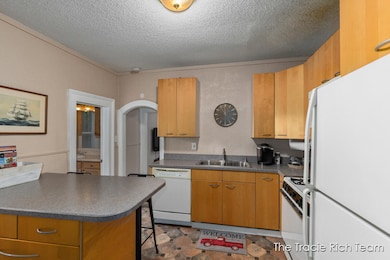 918 Lafayette Ave NE, Grand Rapids, MI 49503 - photo 6