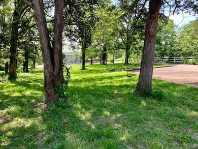 100 Lovers Ln unit A,B,& C, Rolla, MO 65401 - photo 2