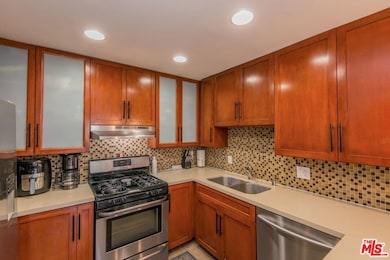 4702 Fulton Ave unit 107, Sherman Oaks, CA 91423 - photo 6