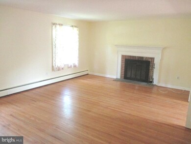 201 Cooper Dr, Wallingford, PA 19086 - photo 3