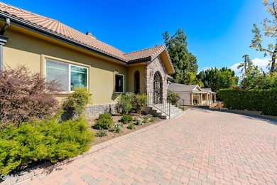 egpimaging_825ChehalemRoad_002_FLEXMLS