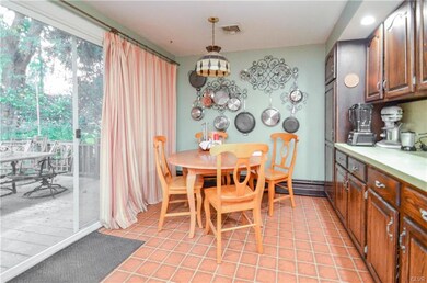 5032 Pine Grove Cir, Allentown, PA 18106 - photo 5