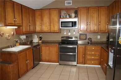 169 Pine Cir, Brunswick, GA 31520 - photo 4