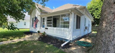 230 E Jackson St, Tipton, IN 46072 - photo 2
