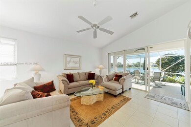 Living Room & Screend Patio