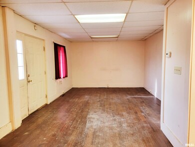 600 Clinton St, Lincoln, IL 62656 - photo 3